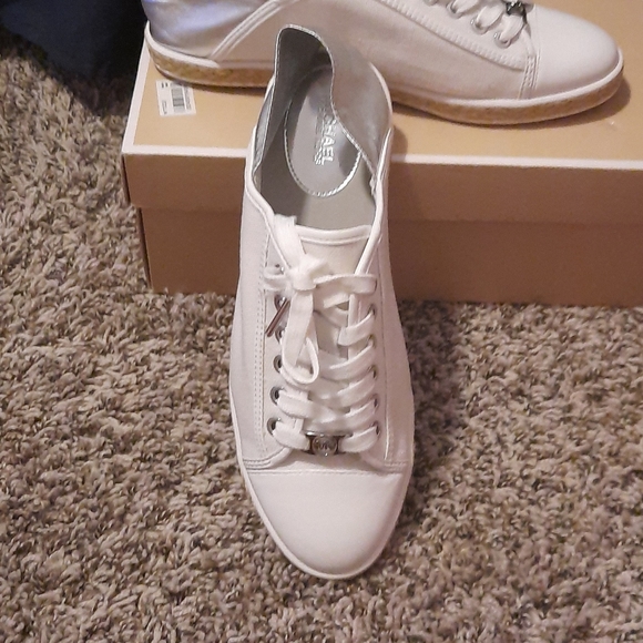 Michael Kors Sneakers - Picture 3 of 3